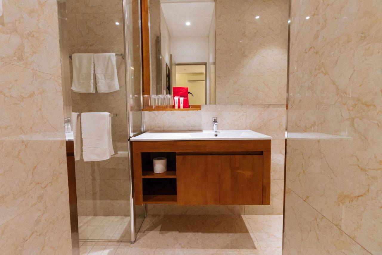 Reddoorz Premium @ South Triangle Кесон Сити Екстериор снимка