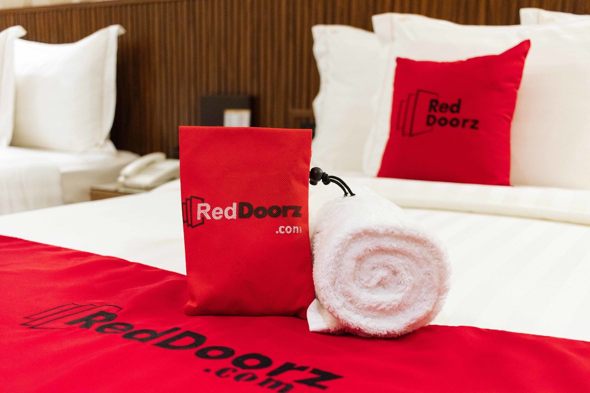 Reddoorz Premium @ South Triangle Кесон Сити Екстериор снимка