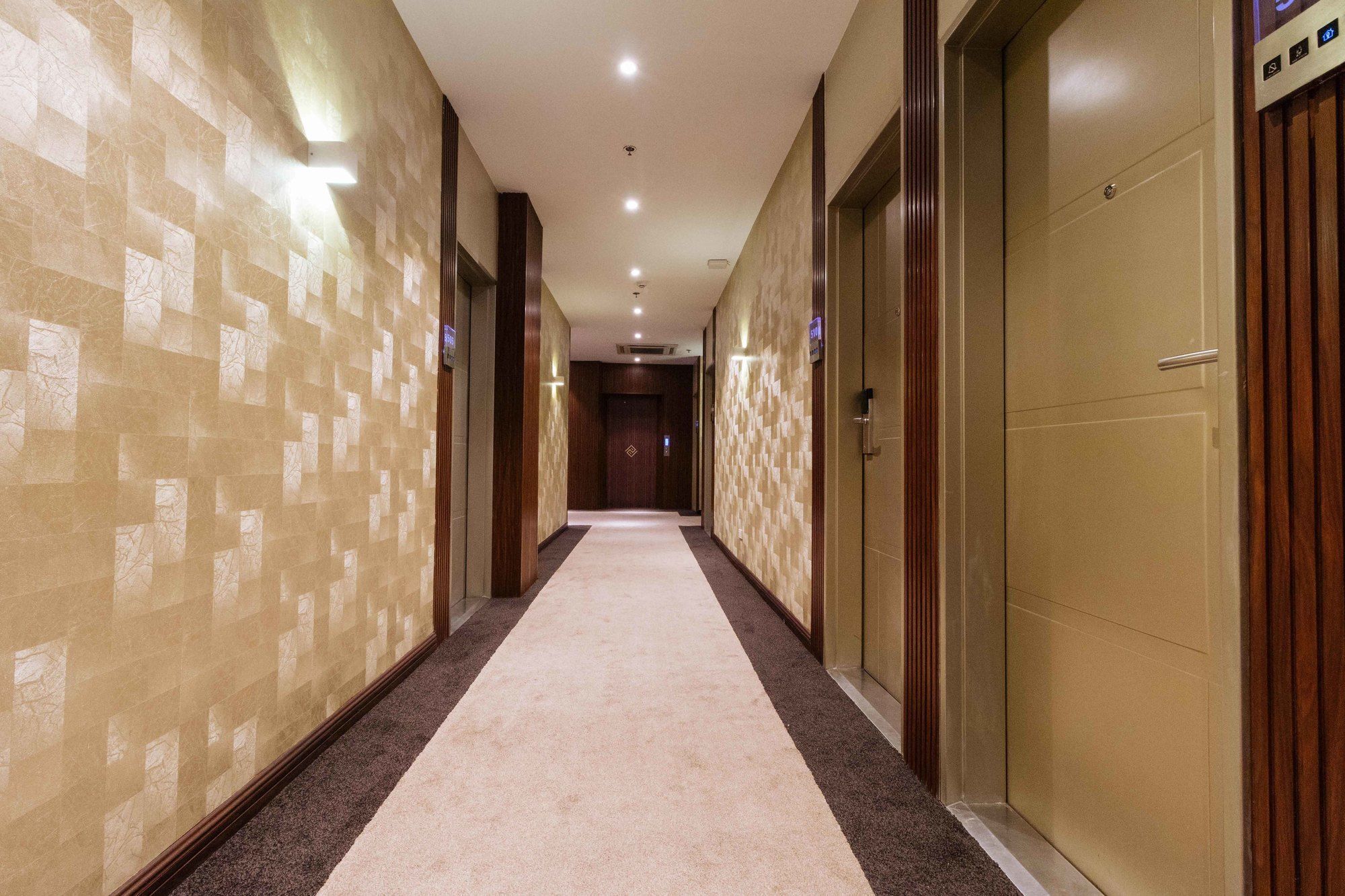 Reddoorz Premium @ South Triangle Кесон Сити Екстериор снимка